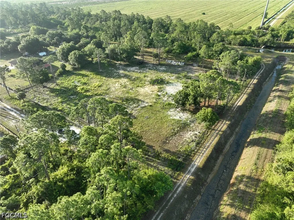7969 Canal Terrace Labelle FL 33935