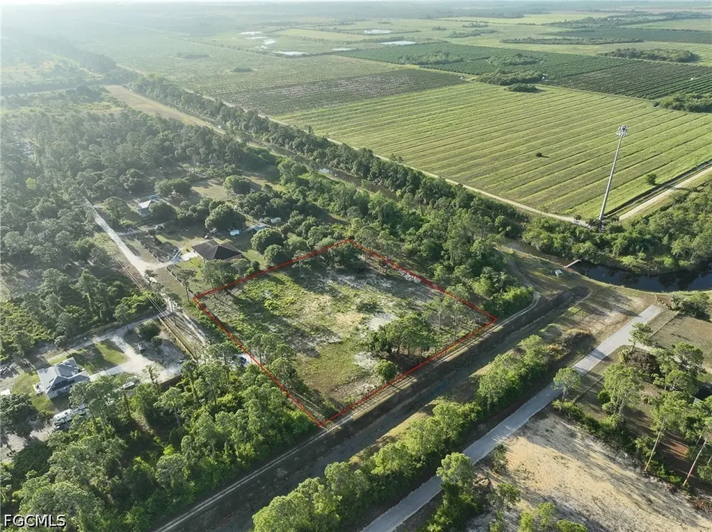 7969 Canal Terrace Labelle FL 33935