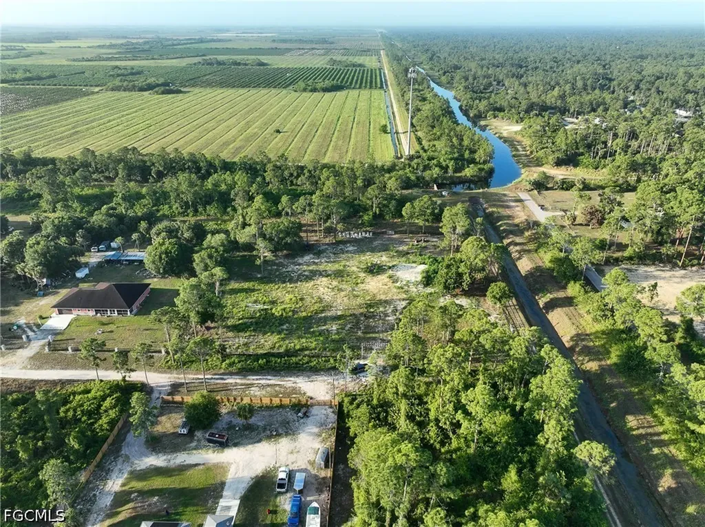 7969 Canal Terrace Labelle FL 33935