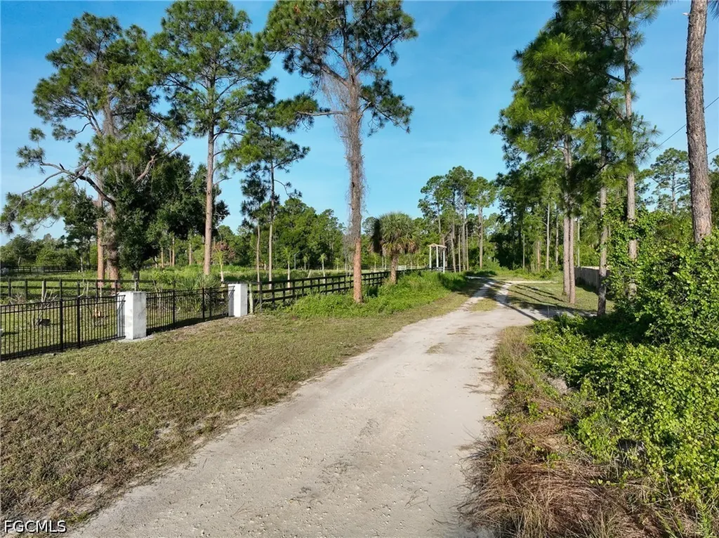7969 Canal Terrace Labelle FL 33935