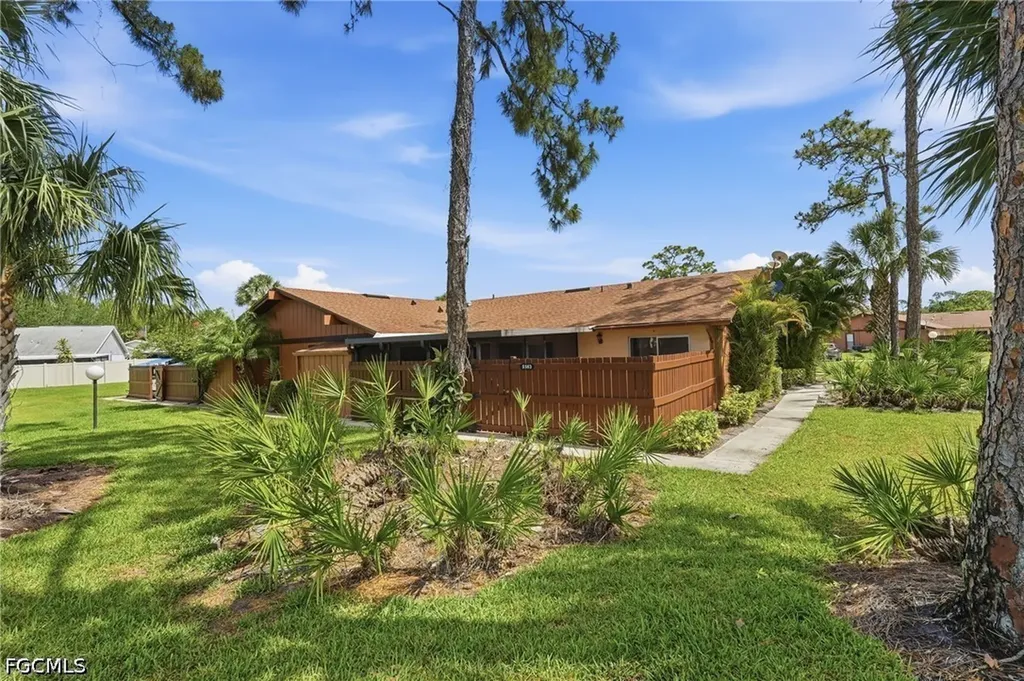 5563 Foxlake Drive North Fort Myers FL 33917