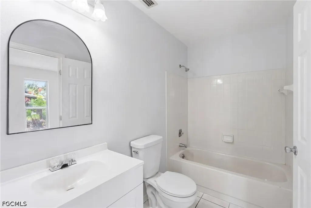 5563 Foxlake Drive North Fort Myers FL 33917