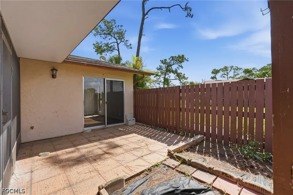 5563 Foxlake Drive North Fort Myers FL 33917