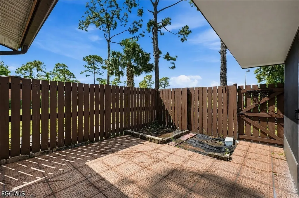 5563 Foxlake Drive North Fort Myers FL 33917