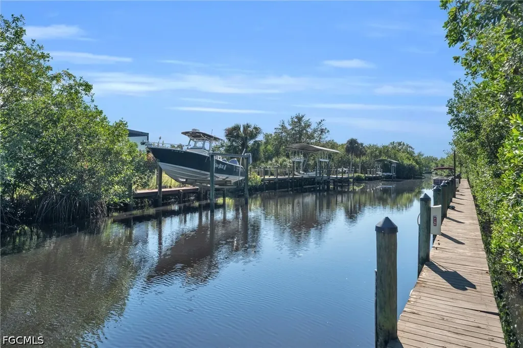 5563 Foxlake Drive North Fort Myers FL 33917