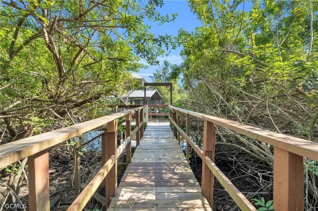 5563 Foxlake Drive North Fort Myers FL 33917