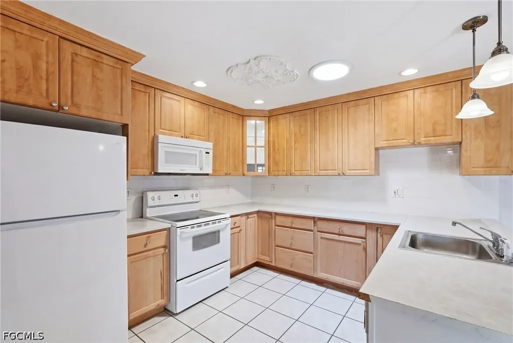 5563 Foxlake Drive North Fort Myers FL 33917