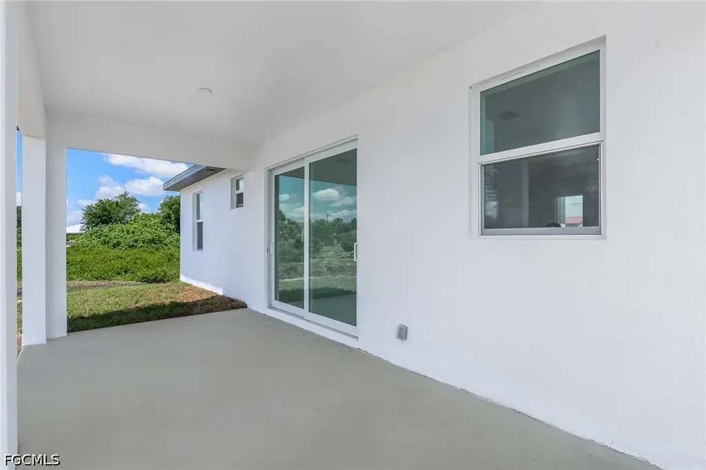 3907 21st Street SW Lehigh Acres FL 33976