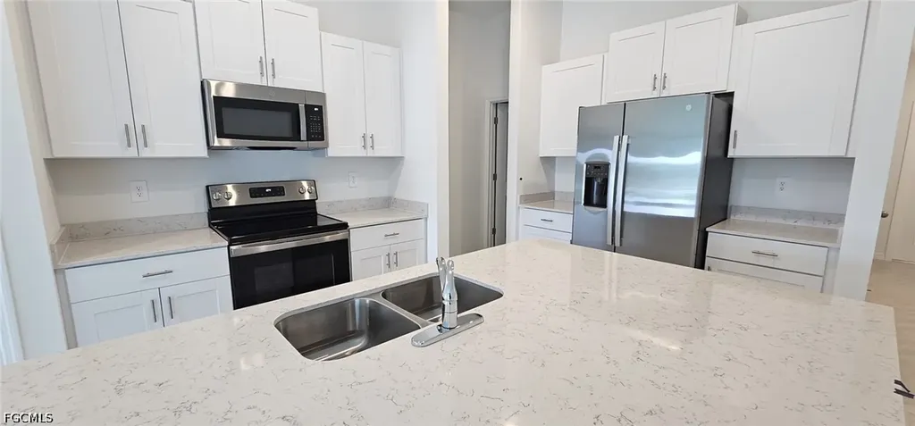 20190 Caroline Creek Place Lehigh Acres FL 33974