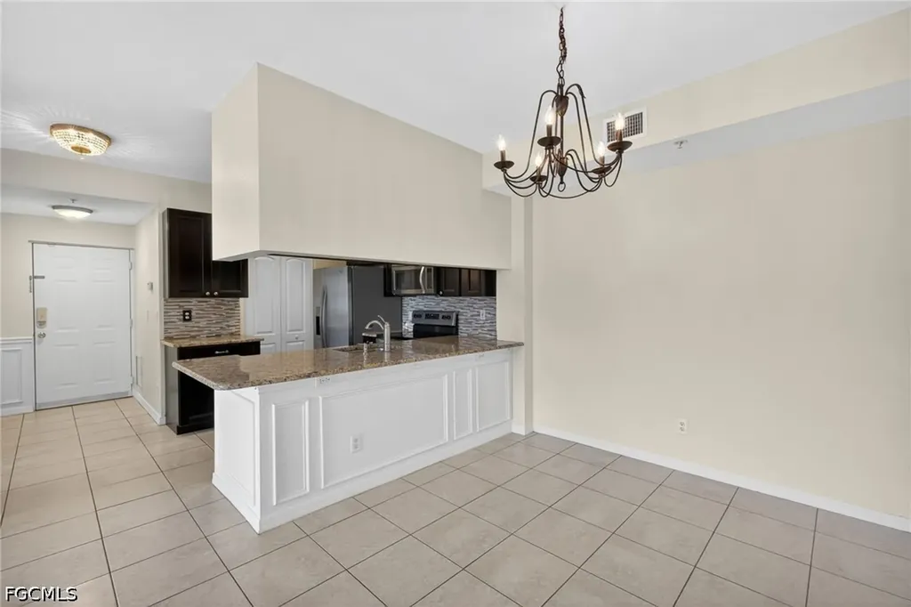 6401 Aragon Way Fort Myers FL 33966