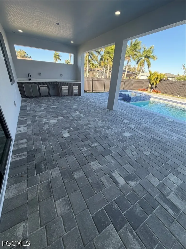 1621 SW 10th Place Cape Coral FL 33991