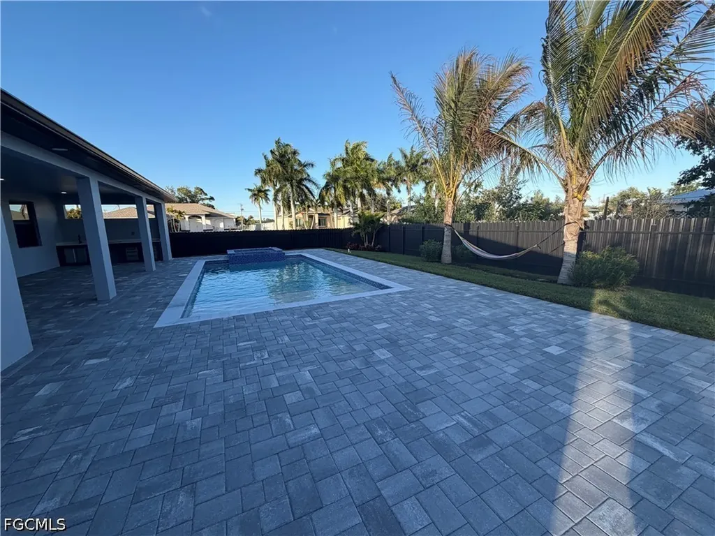 1621 SW 10th Place Cape Coral FL 33991