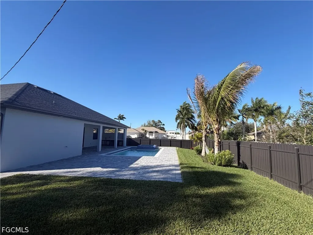 1621 SW 10th Place Cape Coral FL 33991