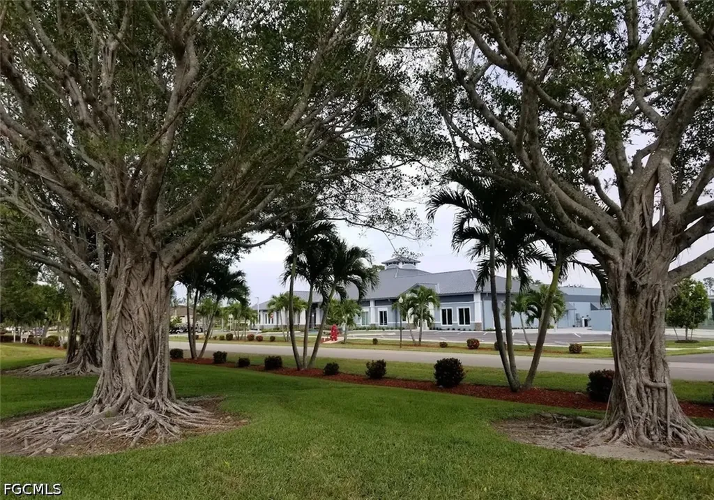 5950 Trailwinds Drive Fort Myers FL 33907