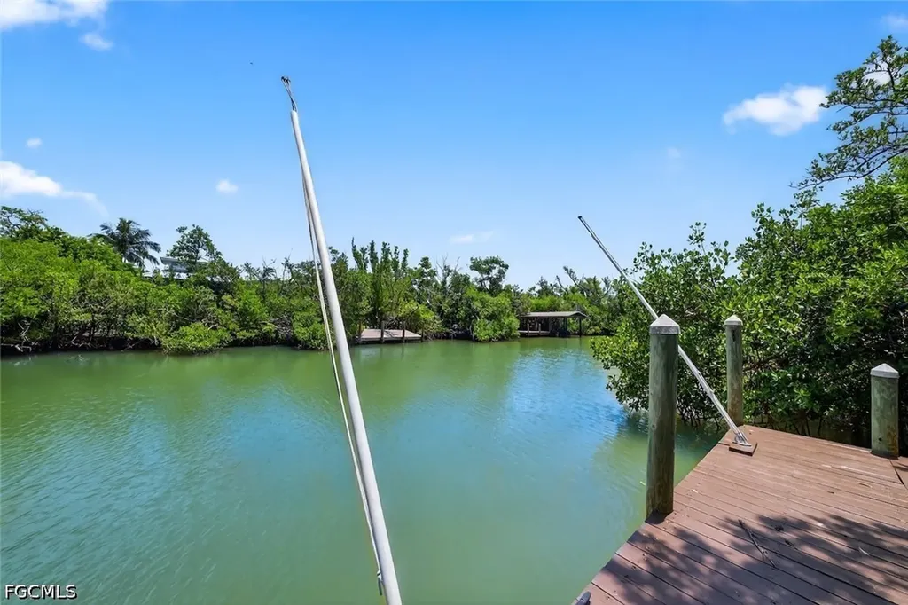 6120 Henderson Road Sanibel FL 33957