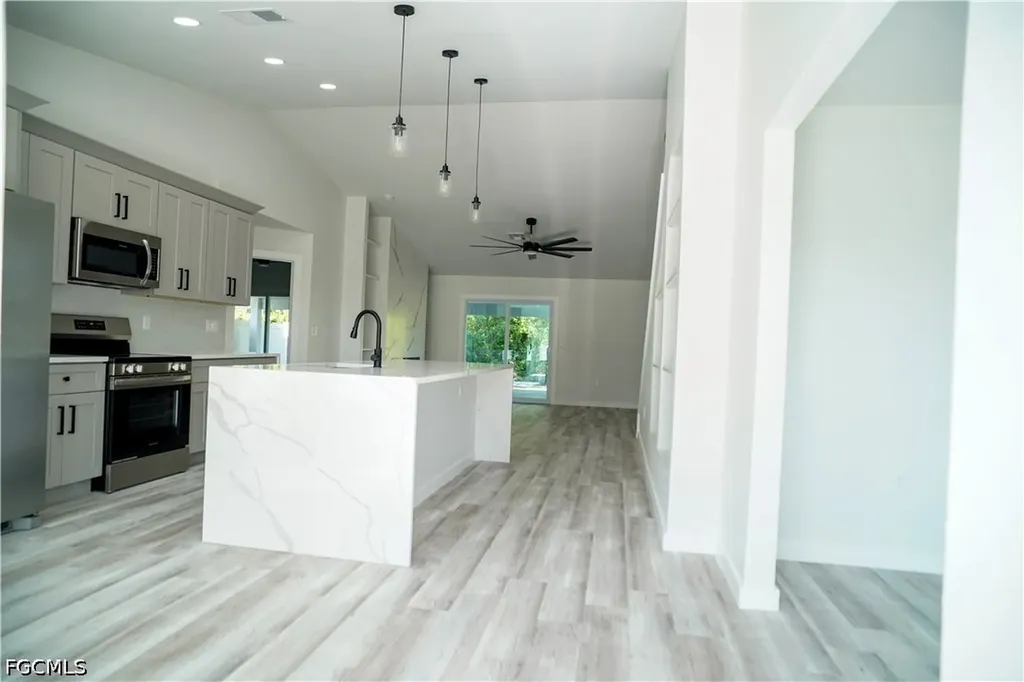 2801 Flora Avenue N Lehigh Acres FL 33971