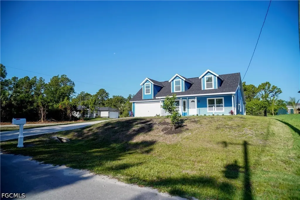 2801 Flora Avenue N Lehigh Acres FL 33971