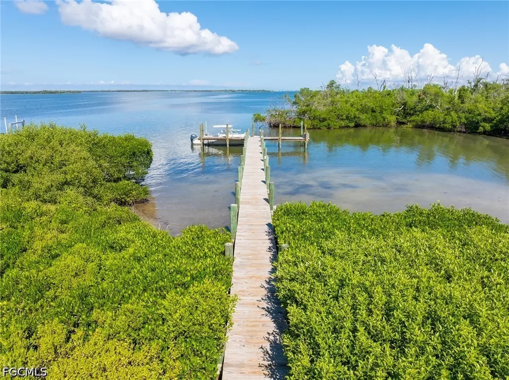 303 Useppa Useppa Island FL 33924