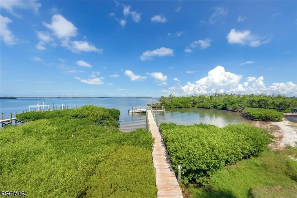 303 Useppa Useppa Island FL 33924