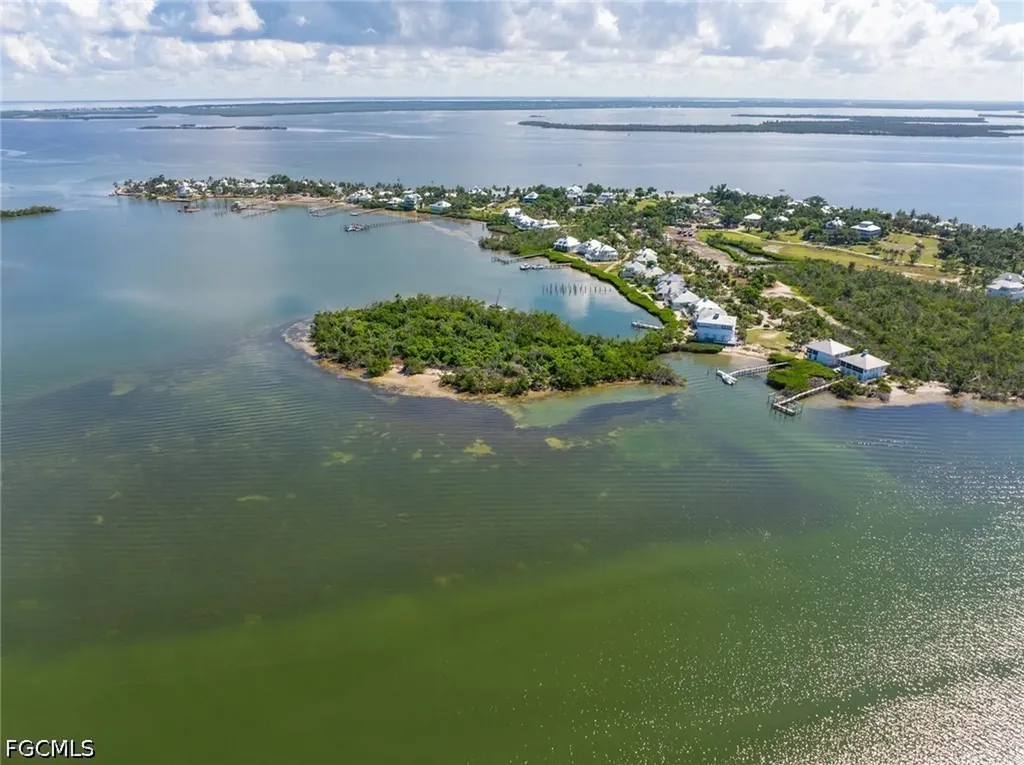 303 Useppa Useppa Island FL 33924