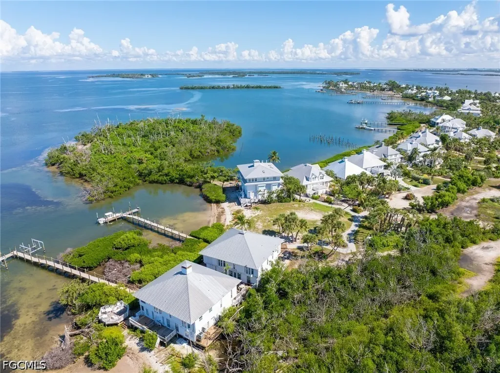 303 Useppa Useppa Island FL 33924