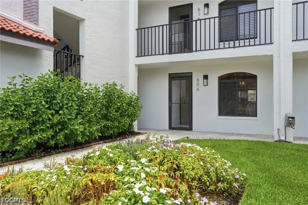 7300 Coventry Court Naples FL 34104