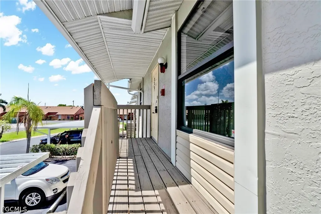 4708 SW 8th Place Cape Coral FL 33914