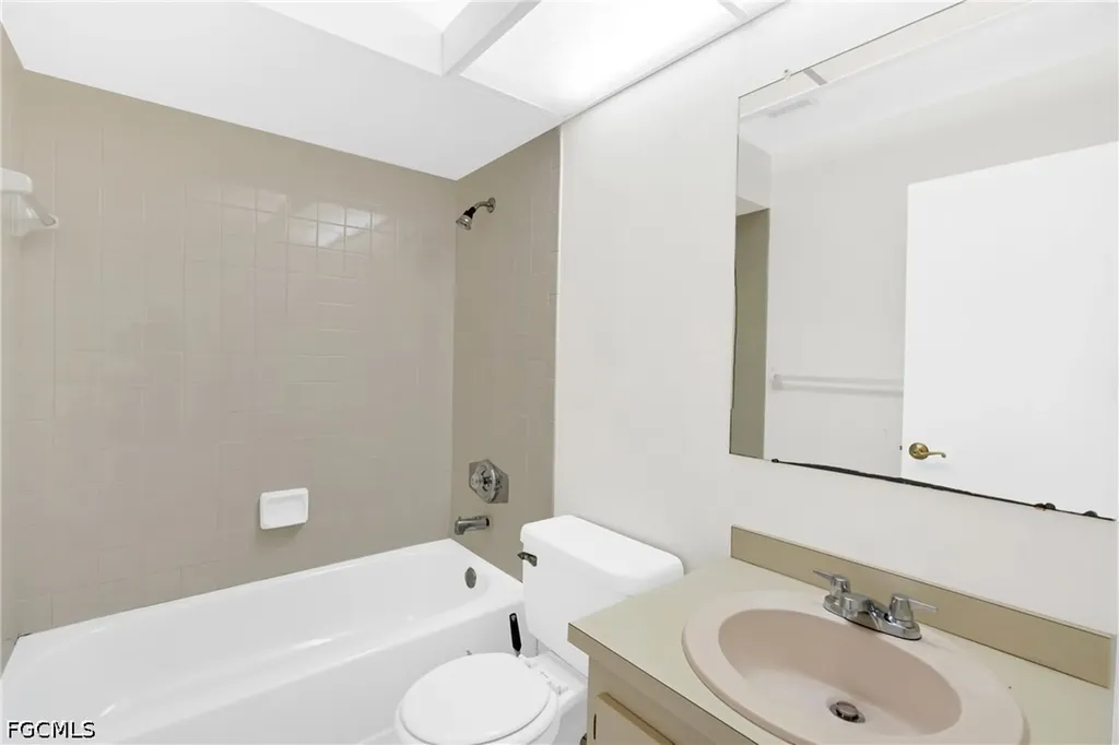 4708 SW 8th Place Cape Coral FL 33914