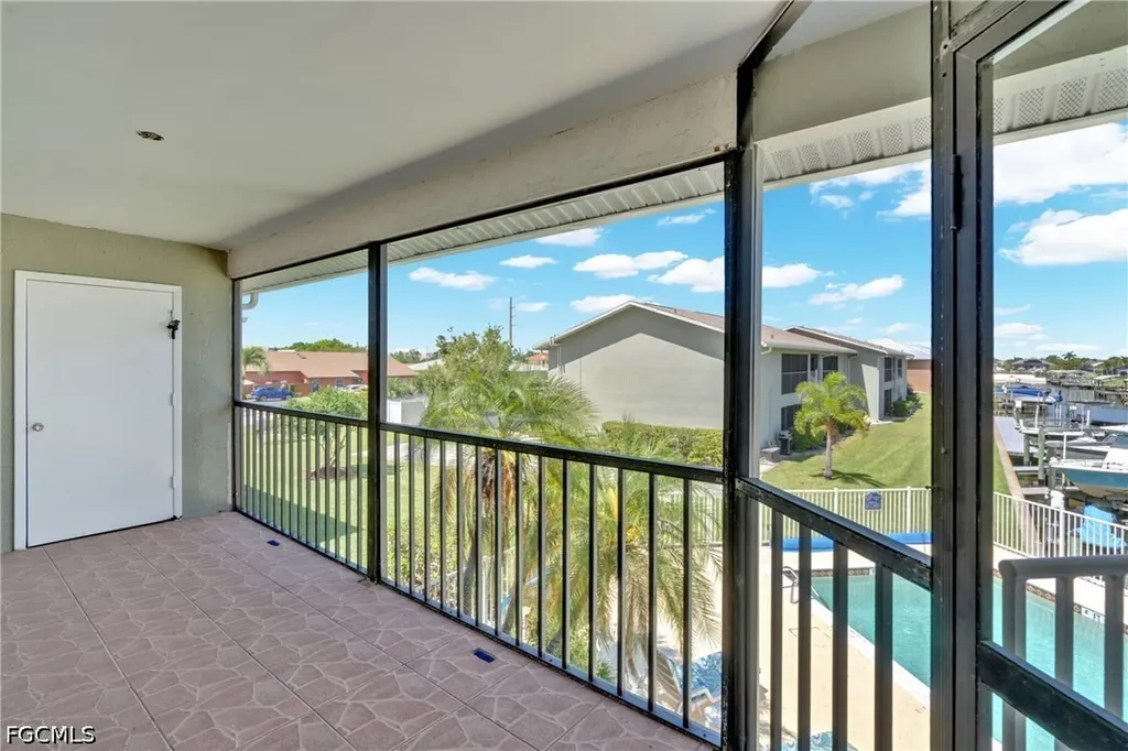 4708 SW 8th Place Cape Coral FL 33914