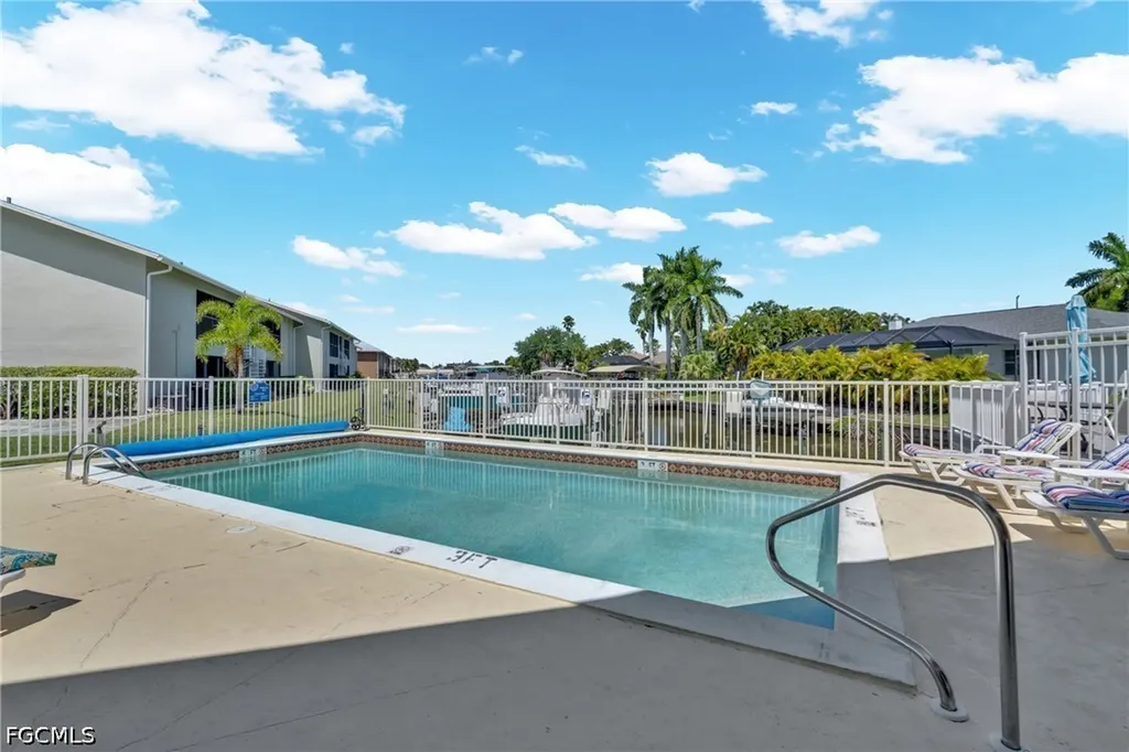 4708 SW 8th Place Cape Coral FL 33914