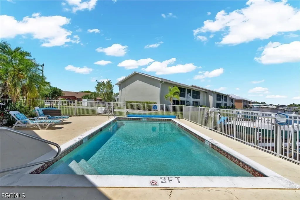 4708 SW 8th Place Cape Coral FL 33914