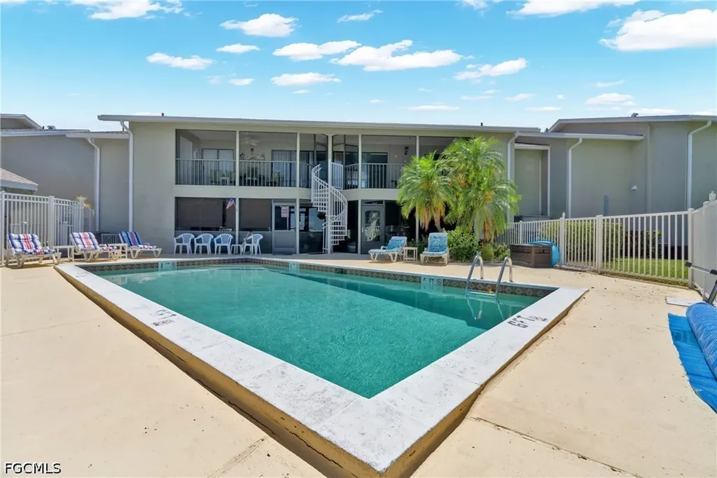 4708 SW 8th Place Cape Coral FL 33914