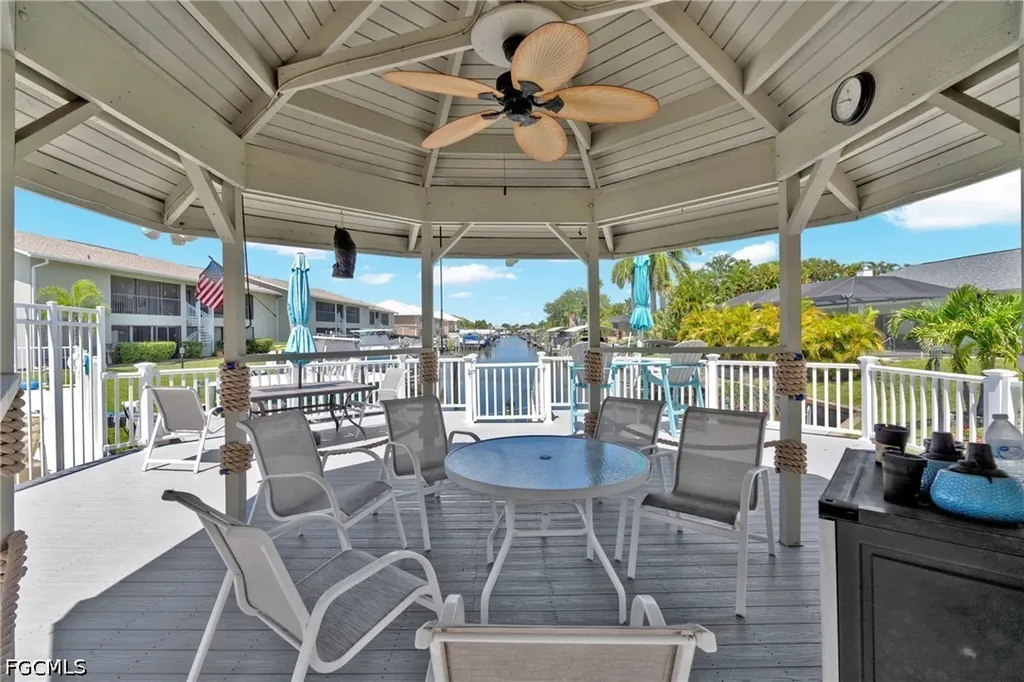 4708 SW 8th Place Cape Coral FL 33914