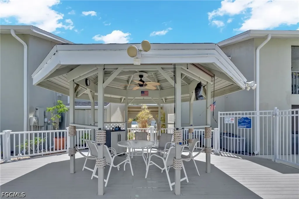 4708 SW 8th Place Cape Coral FL 33914