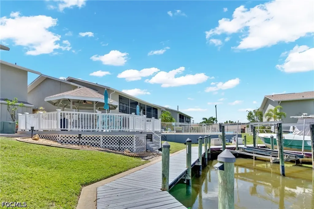 4708 SW 8th Place Cape Coral FL 33914