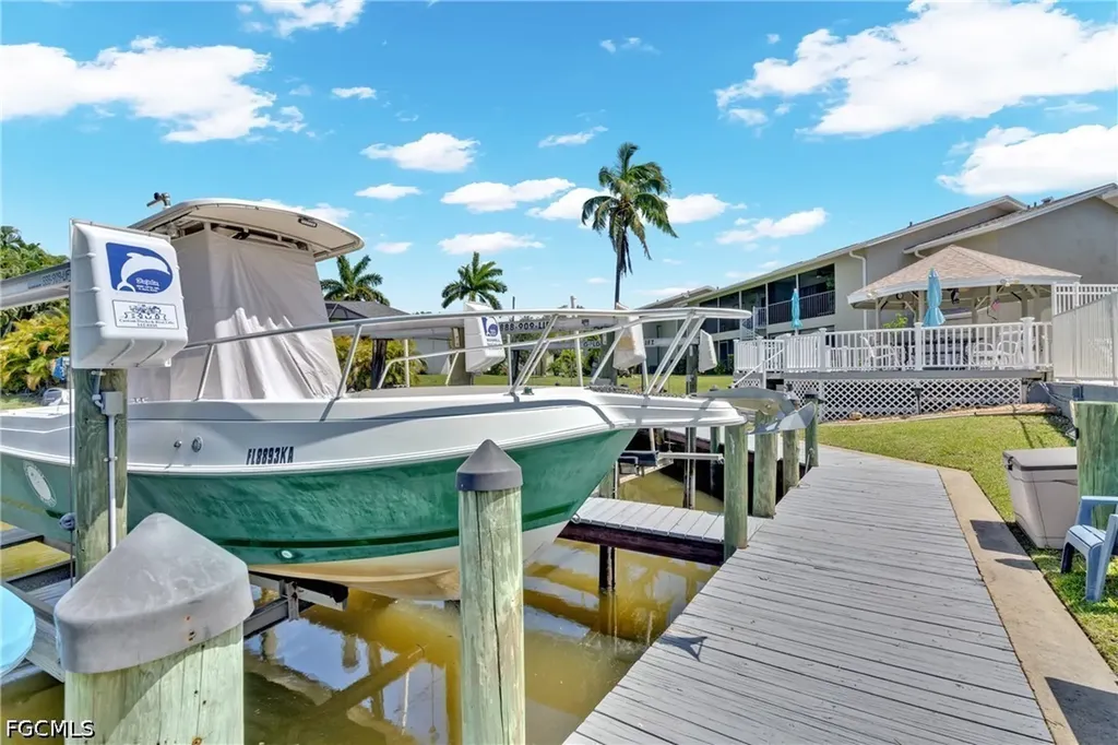 4708 SW 8th Place Cape Coral FL 33914