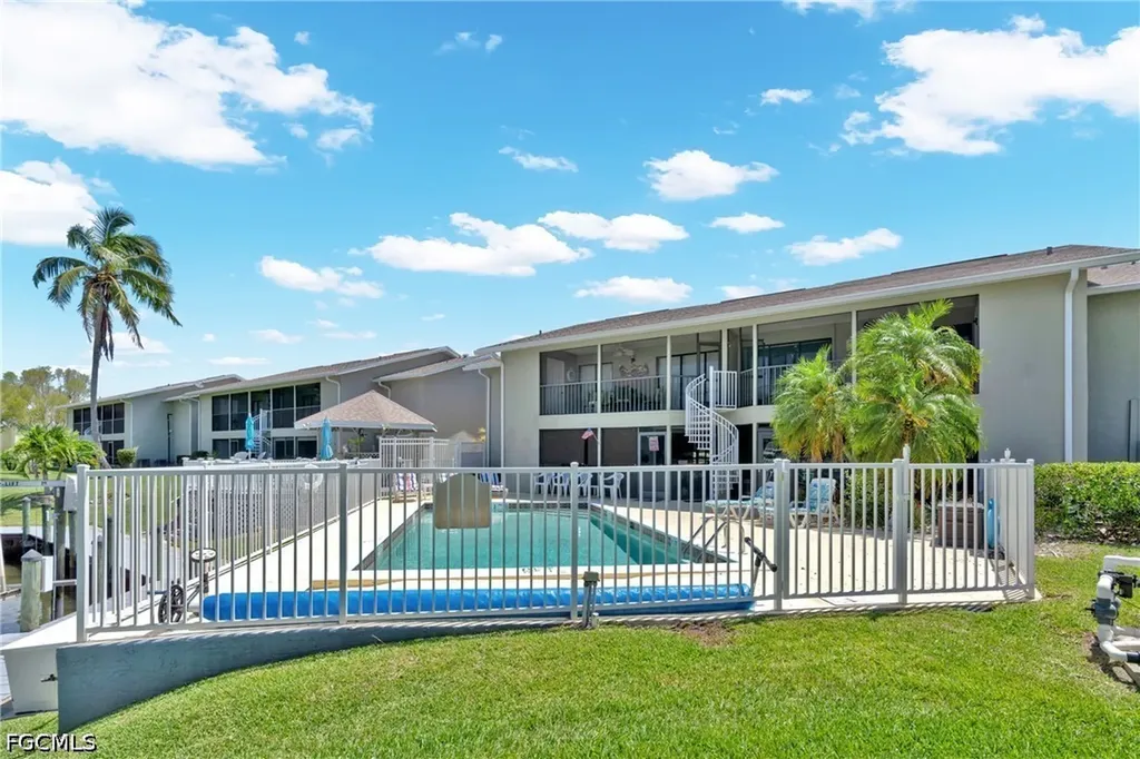 4708 SW 8th Place Cape Coral FL 33914