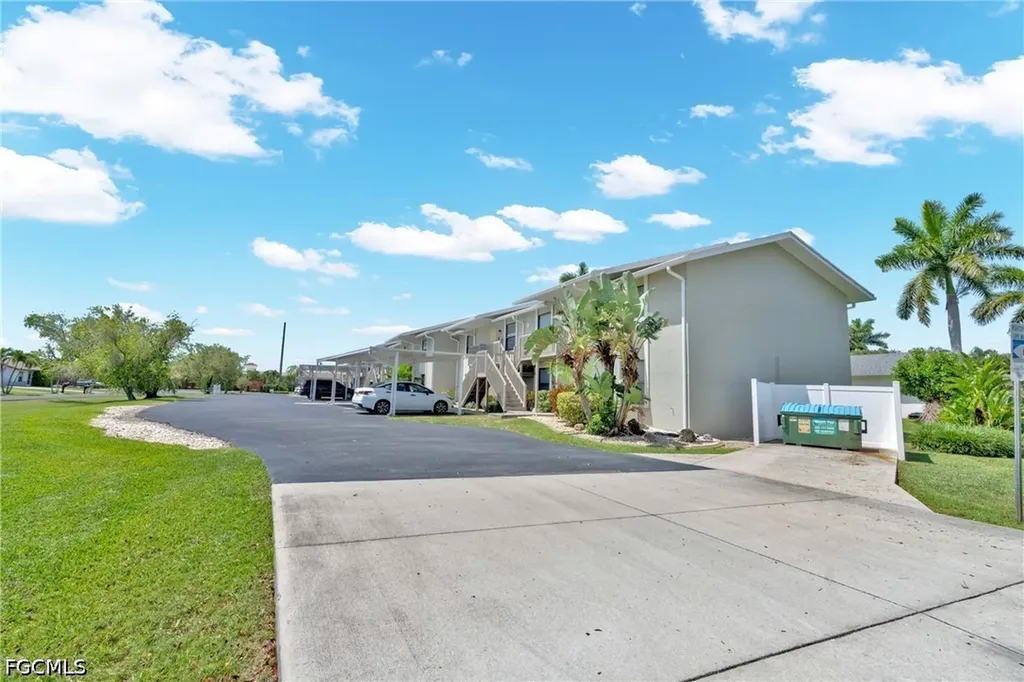 4708 SW 8th Place Cape Coral FL 33914