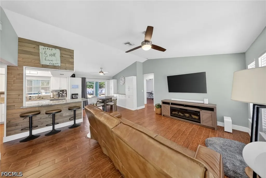 1309 SE 37th Terrace Cape Coral FL 33904