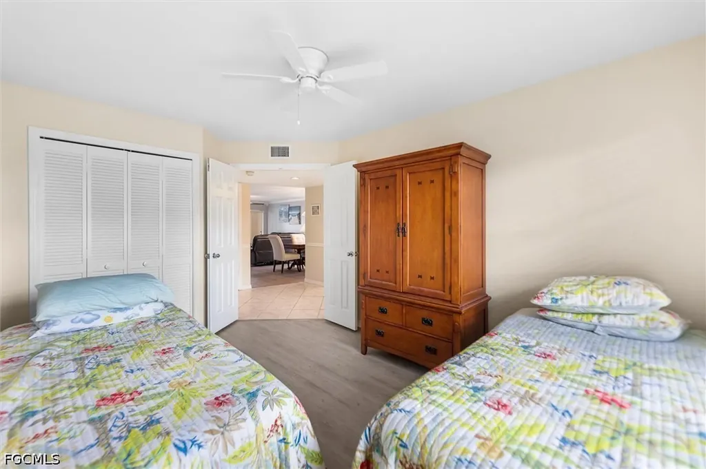 4634 SW 12th Place Cape Coral FL 33914