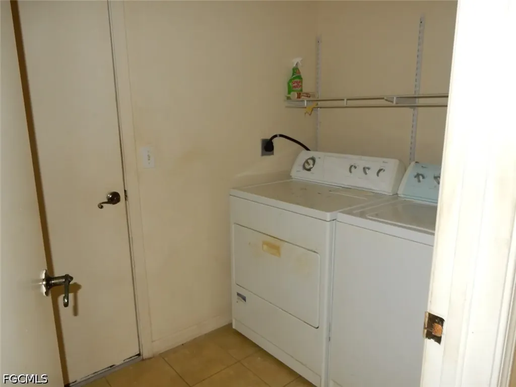 899 Ridgeway Drive North Fort Myers FL 33903