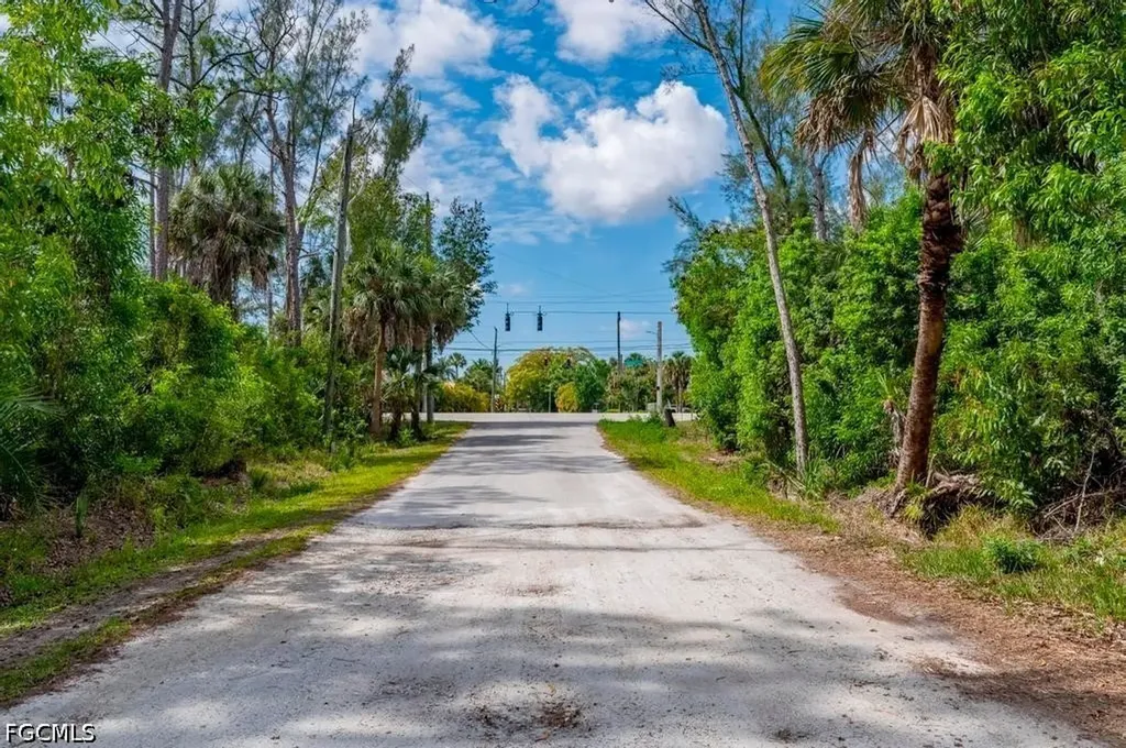 7046/7058 Maida Lane Fort Myers FL 33907