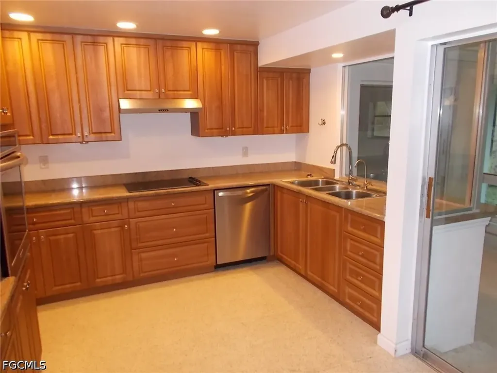 7046/7058 Maida Lane Fort Myers FL 33907