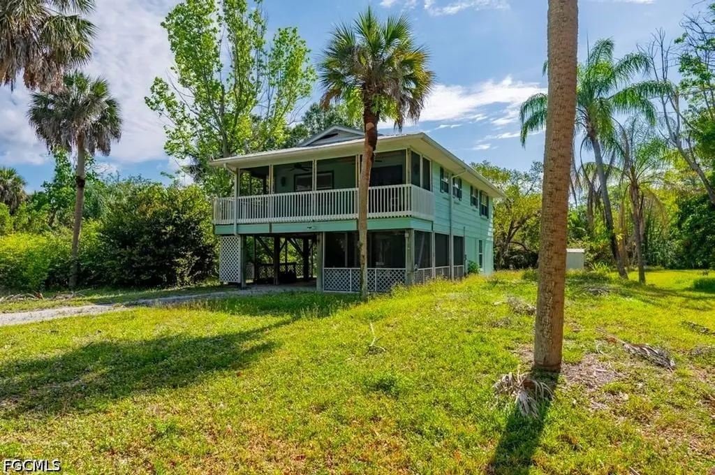 7046/7058 Maida Lane Fort Myers FL 33907