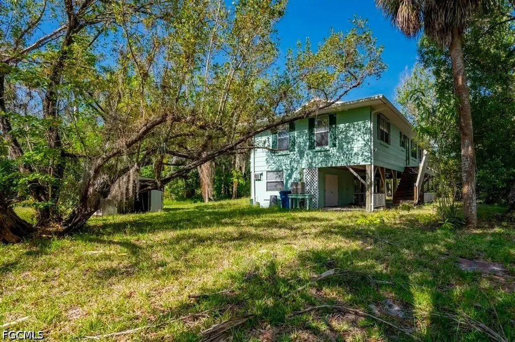 7046/7058 Maida Lane Fort Myers FL 33907