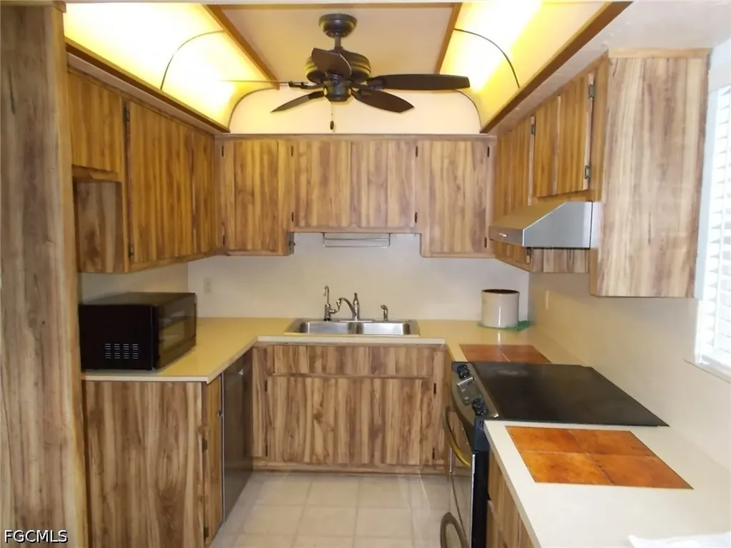 7046/7058 Maida Lane Fort Myers FL 33907