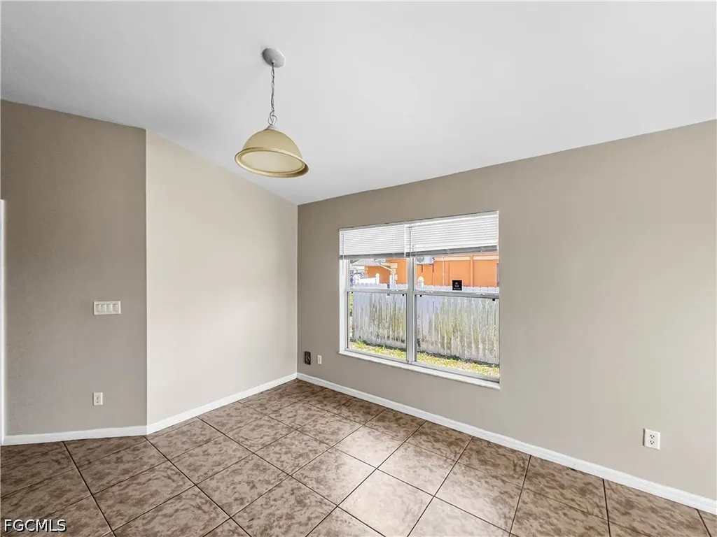 2130 NE 8th Place Cape Coral FL 33909