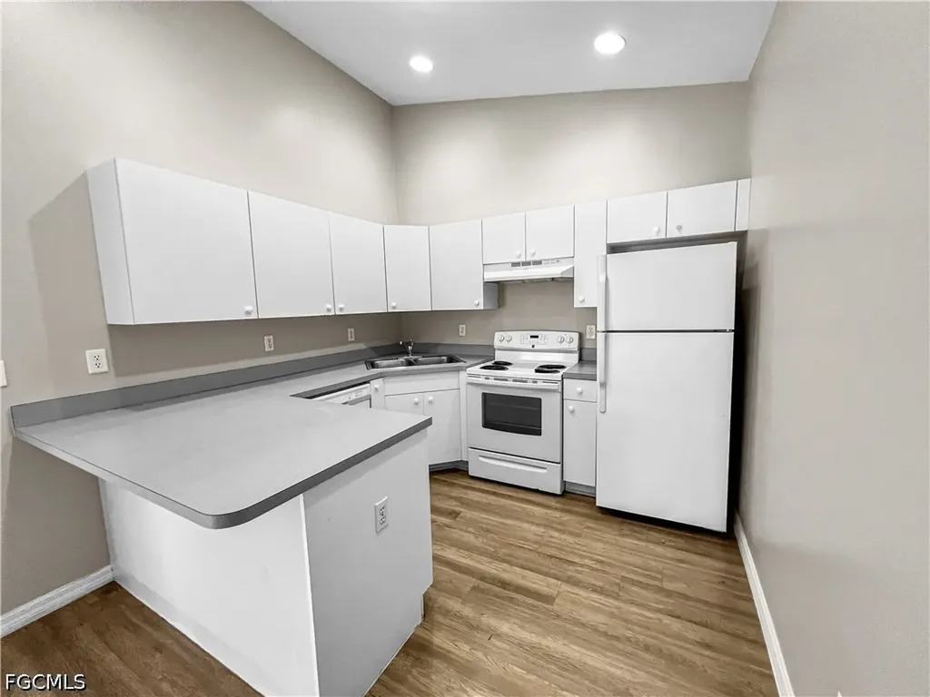 2130 NE 8th Place Cape Coral FL 33909