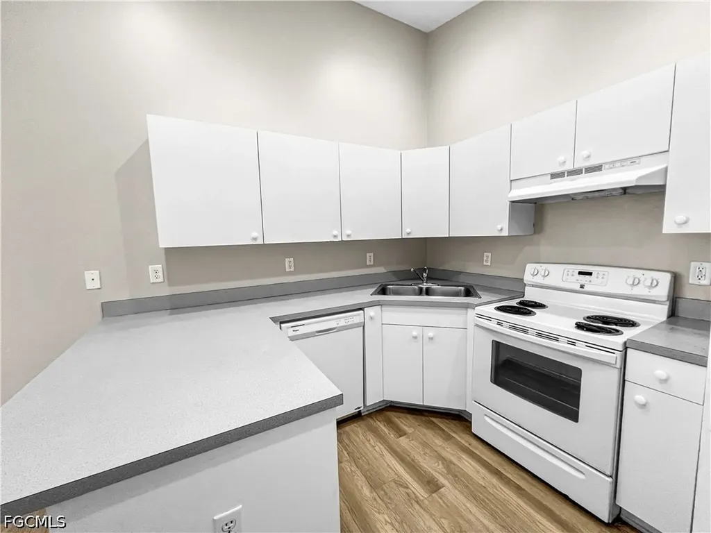 2130 NE 8th Place Cape Coral FL 33909