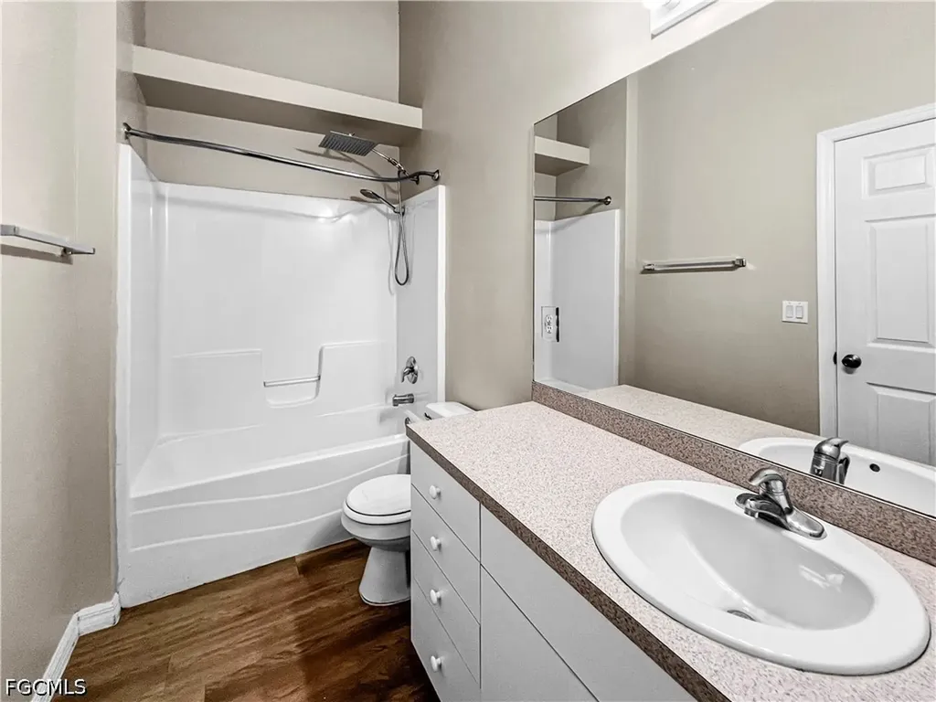 2130 NE 8th Place Cape Coral FL 33909